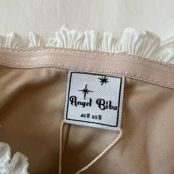 White off the shoulder Angel Biba dress - Picture 5 of 6